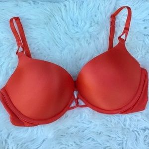 Victoria’s Secret Miraculous Plunge Bra 34C